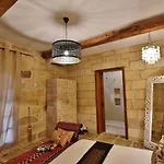 Chapel 5 Boutique 4*
