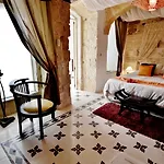 Chapel 5 Boutique Naxxar