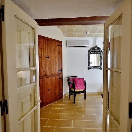Chapel 5 Boutique
