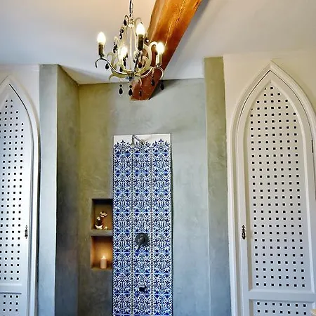 Chapel 5 Boutique ناسار