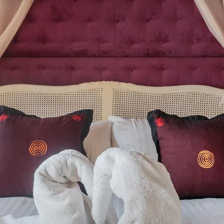 Chapel 5 Boutique Naxxar