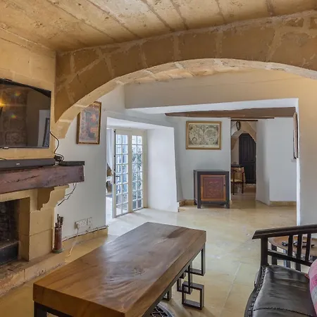 Chapel 5 Boutique Naxxar