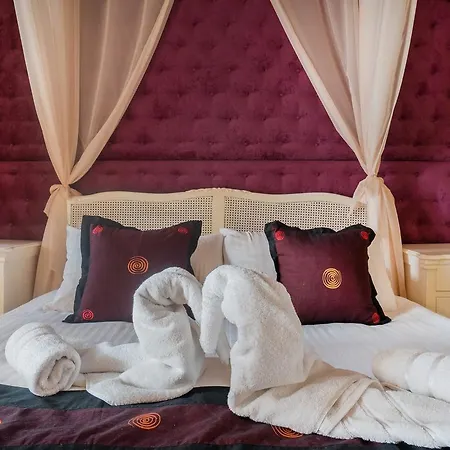 Chapel 5 Boutique Naxxar