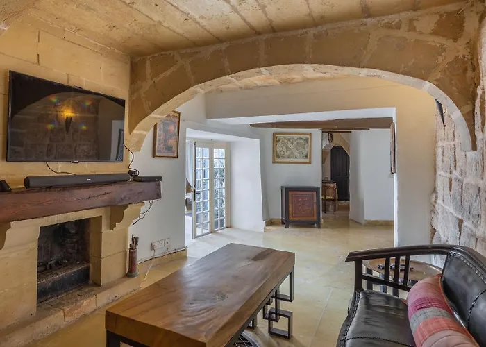 Chapel 5 Boutique Naxxar