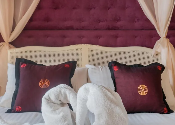 Chapel 5 Boutique ناسار